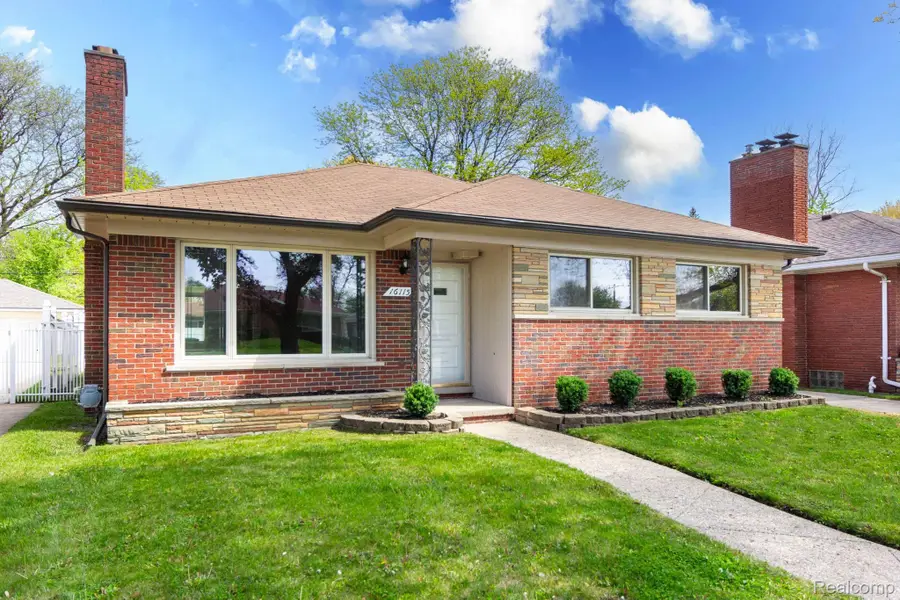 16115 Veronica Avenue, Eastpointe, MI 48021 - #2