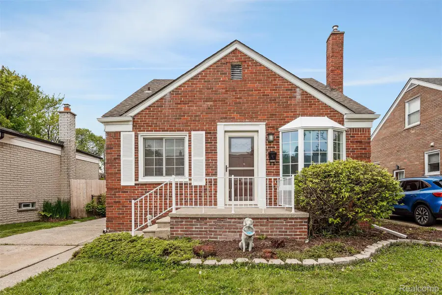 27935 Grant Street, Saint Clair Shores, MI 48081 - #2