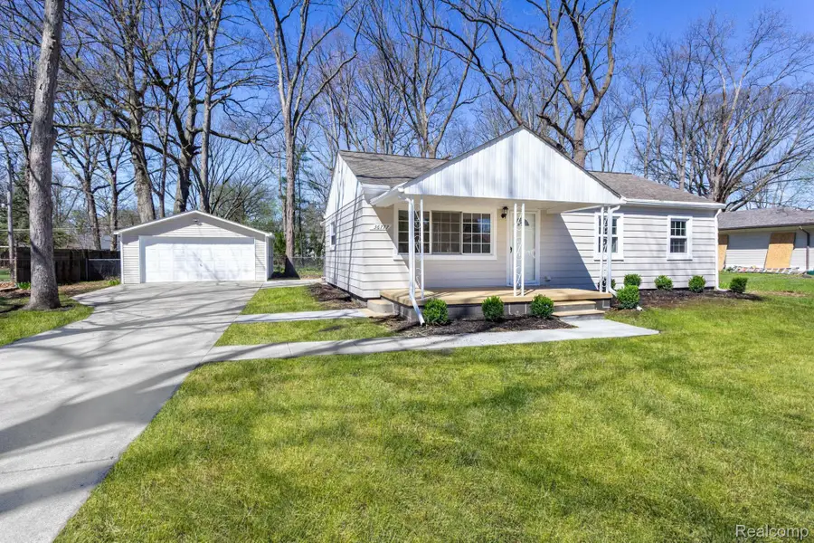 36777 Mulberry Street, Clinton Township, MI 48035 - #2