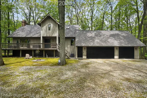 2637 White Pine Drive, Oxford, MI 48370