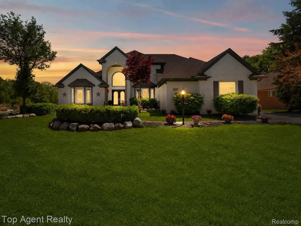 43912 Trillium Drive, Sterling Heights, MI 48314 - #1