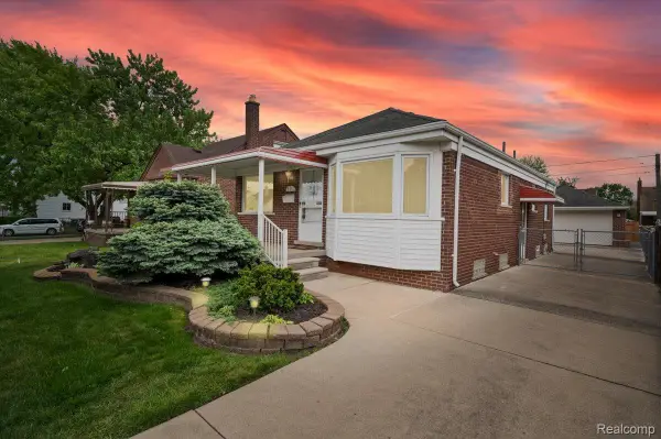 2211 White Avenue, LincolnPark, MI 48146