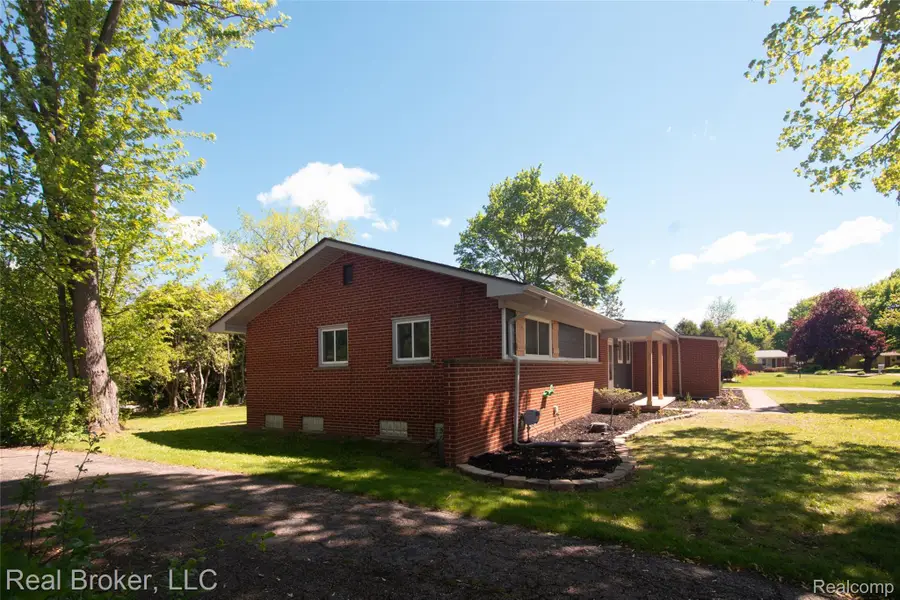 31720 N Marklawn Street, Farmington Hills, MI 48334 - #3