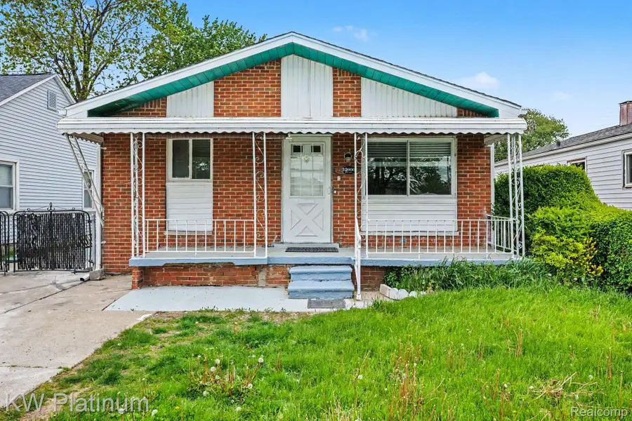 32000 Saint Margaret Street, Saint Clair Shores, MI 48082 - #2