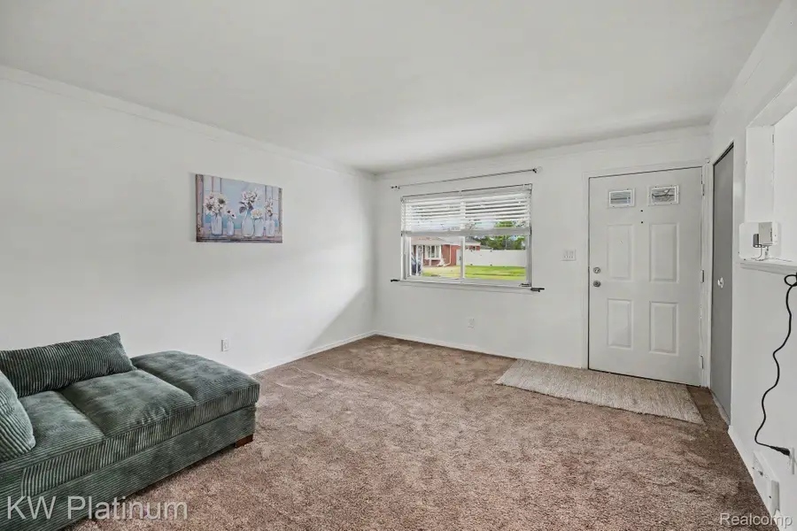 32000 Saint Margaret Street, Saint Clair Shores, MI 48082 - #3