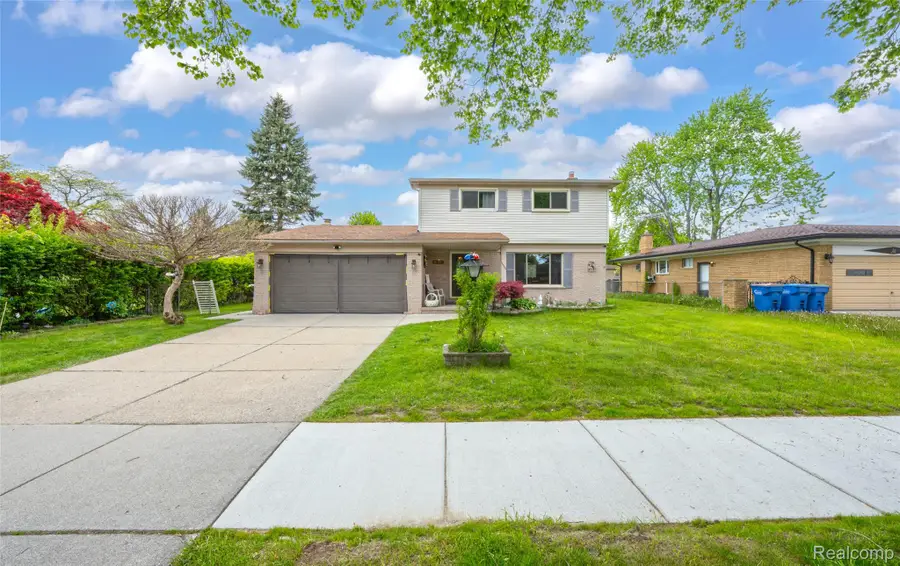 30615 Scrivo Drive, Warren, MI 48092 - #2