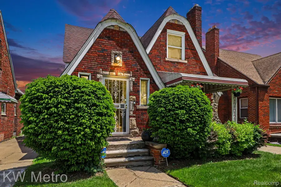 9116 Meyers Road, Detroit, MI 48228 - #2