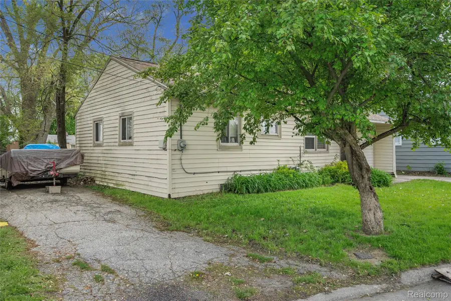 32565 Mason Street, Westland, MI 48186 - #3