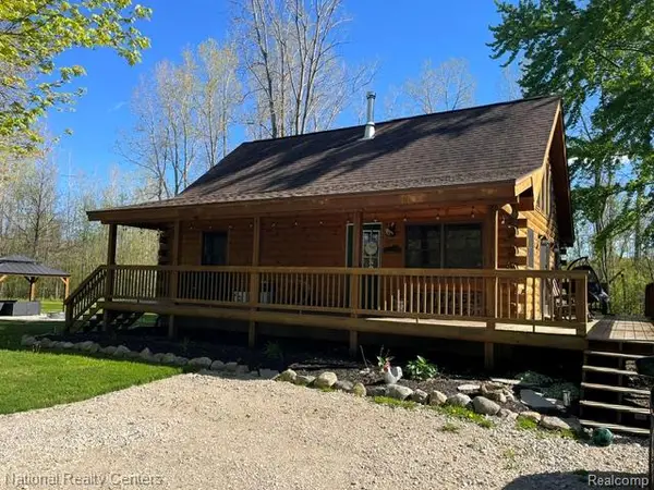 7782 Golf Club Road, Howell, MI 48843
