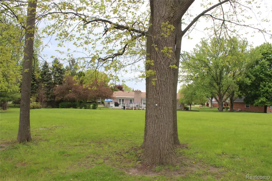 22335 Diamond Court, Farmington Hills, MI 48335 - #2