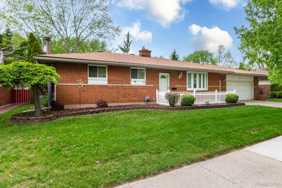 36271 Suffolk Street, Clinton Township, MI 48035 - #1