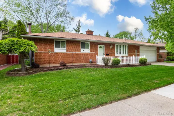 36271 Suffolk Street, ClintonTownship, MI 48035