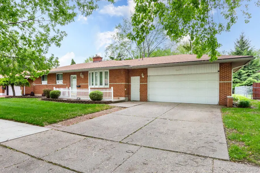36271 Suffolk Street, Clinton Township, MI 48035 - #2