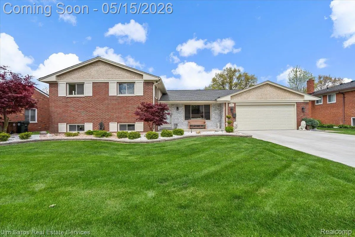 1024 Blairmoor Court, Grosse Pointe Woods, MI 48236 - #1