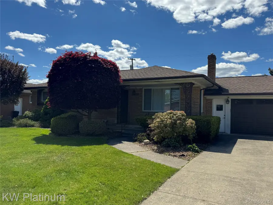 37351 Andrew Drive, Sterling Heights, MI 48312 - #2