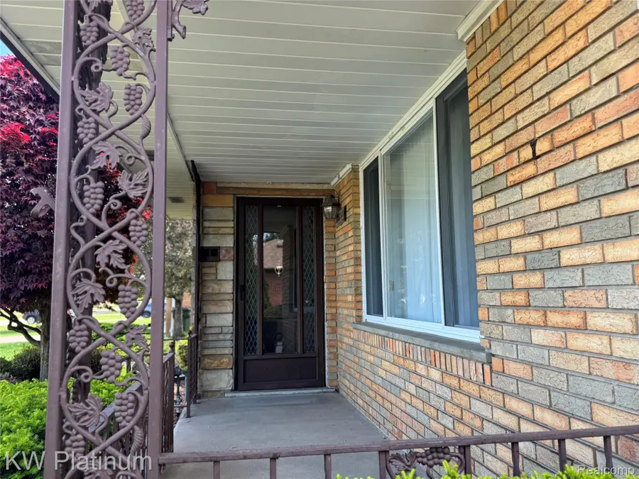 37351 Andrew Drive, Sterling Heights, MI 48312 - #3