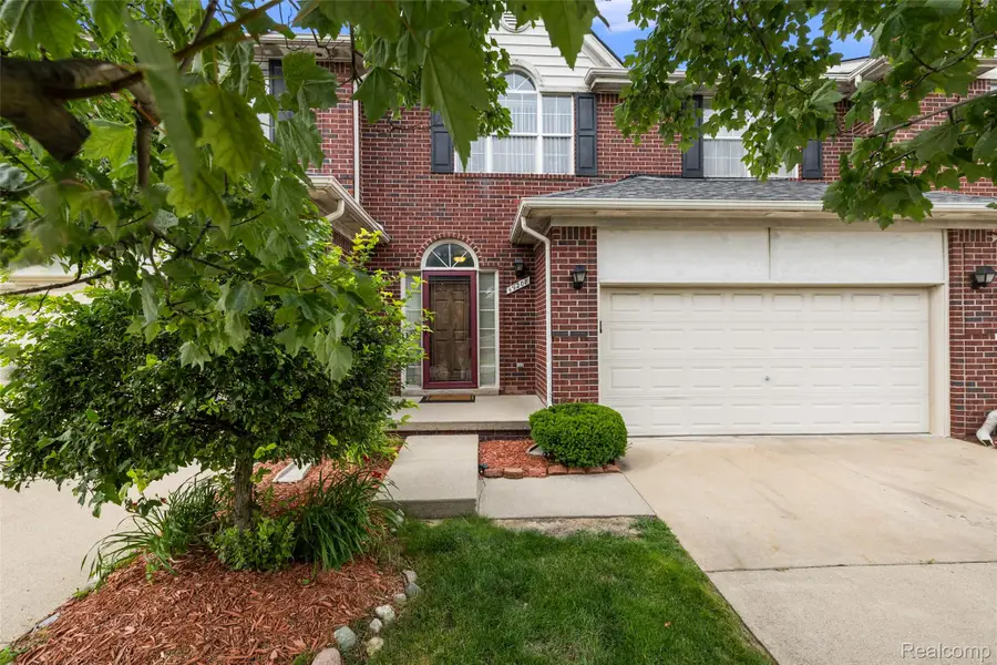 19208 W 11 Mile Road, Lathrup Village, MI 48076 - #3