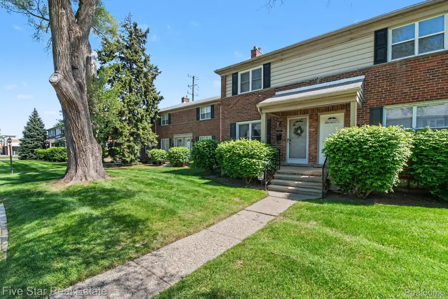 3370 Coolidge Highway, Royal Oak, MI 48073 - #3