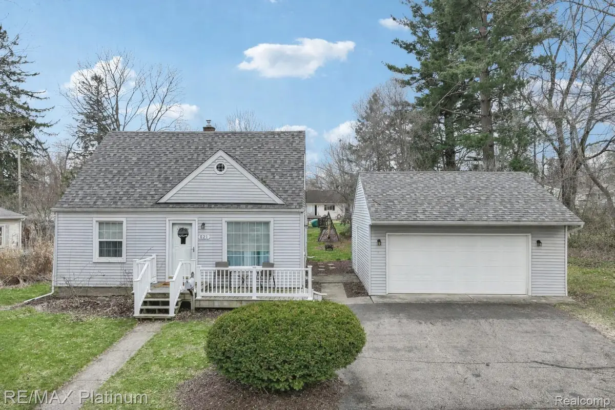 521 W Crane Street, Howell, MI 48843 - #1