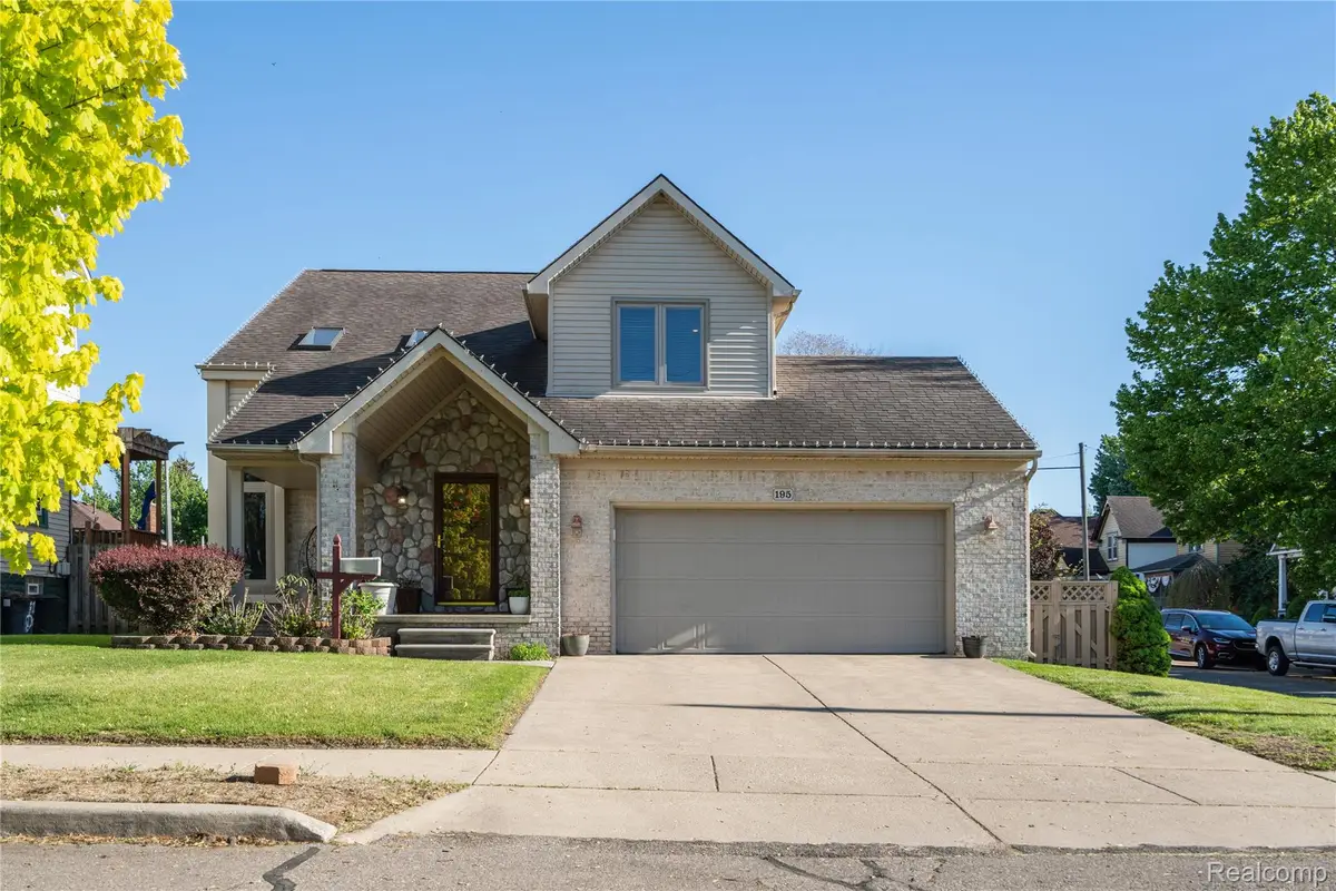 195 Davis Street, Wyandotte, MI 48192 - #1
