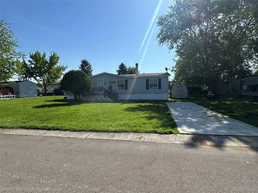 823 Linden, Fowlerville, MI 48836 - #2
