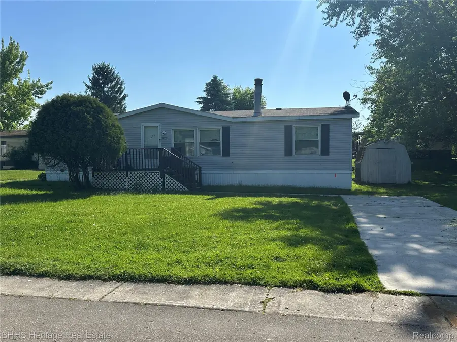 823 Linden, Fowlerville, MI 48836 - #3