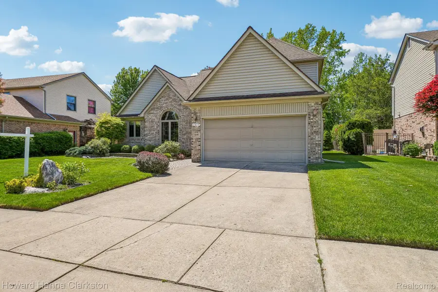 19618 Shorecrest Drive, Clinton, MI 48038 - #2