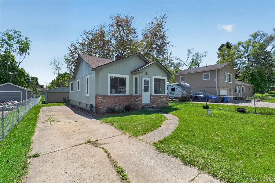 677 Lucille Drive, Wolverine Lake, MI 48390 - #2
