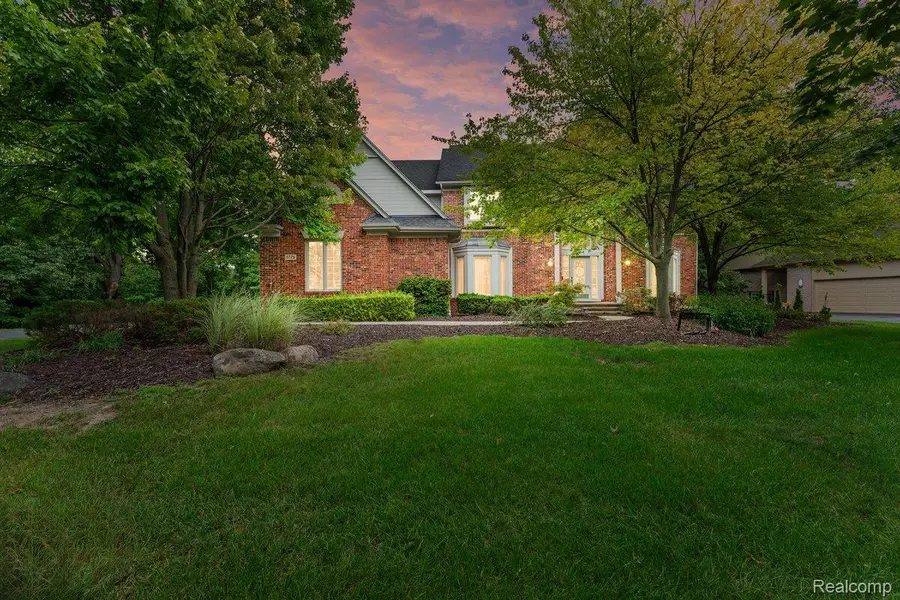 6775 Carlyle Crossing, West Bloomfield, MI 48322 - #2
