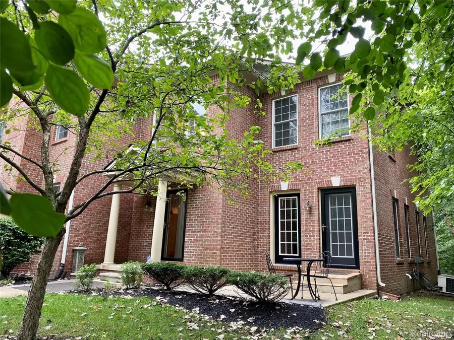 251 S Village Way #21, Canton, MI 48188 - #2