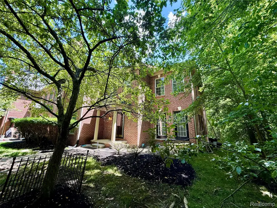 251 S Village Way #21, Canton, MI 48188 - #3