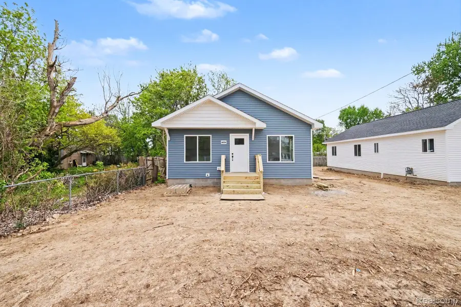 6056 Pearl Street, Burton, MI 48509 - #3