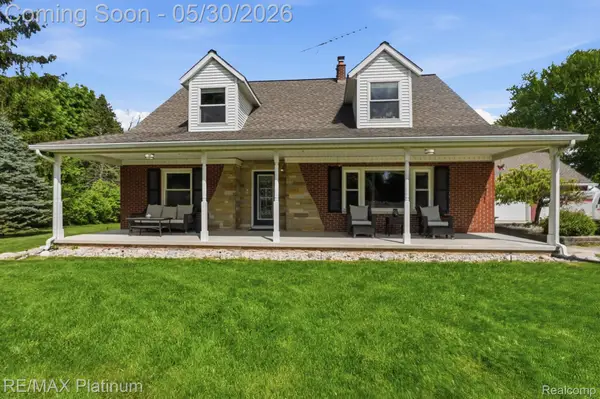 11025 Hamburg Road, WhitmoreLake, MI 48189
