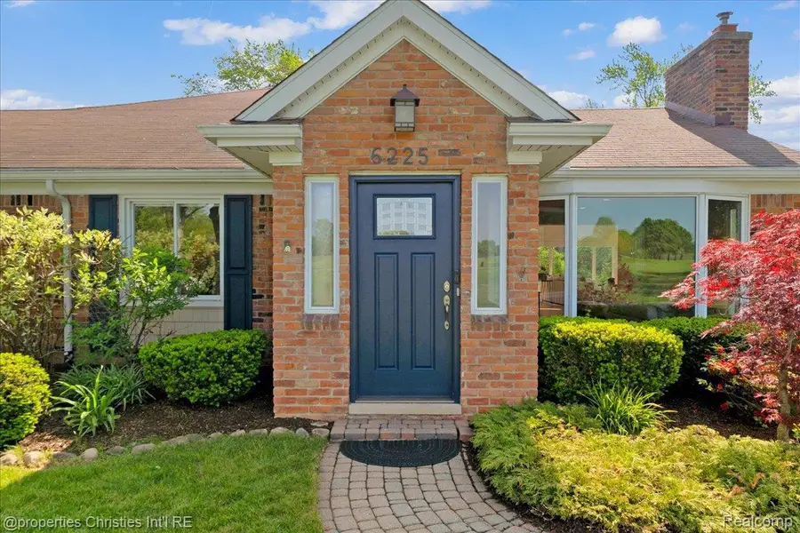 6225 Golfview Drive, Bloomfield, MI 48301 - #2