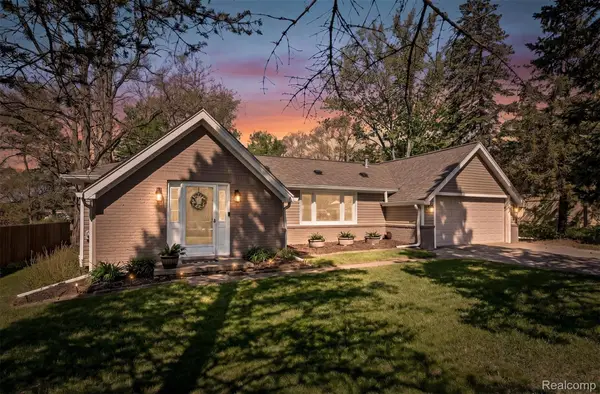 3525 Buss Drive, WalledLake, MI 48390