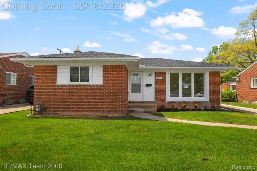 6135 Ardmore Street, Dearborn Heights, MI 48127 - #2