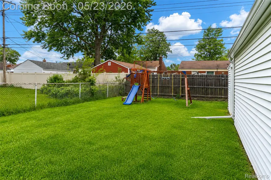 15606 Richmond Street, Southgate, MI 48195 - #2