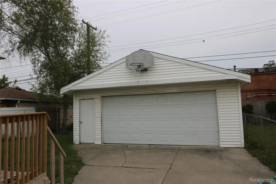 27182 Seyburn Avenue, Warren, MI 48092 - #2