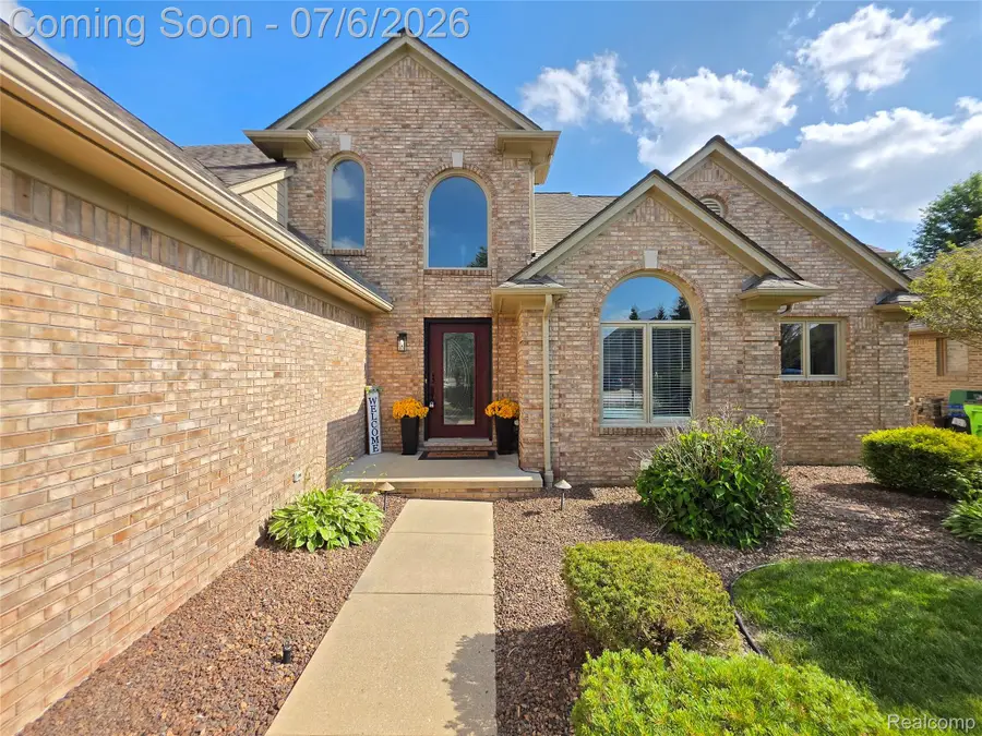 16794 Renee Drive, Macomb, MI 48042 - #2