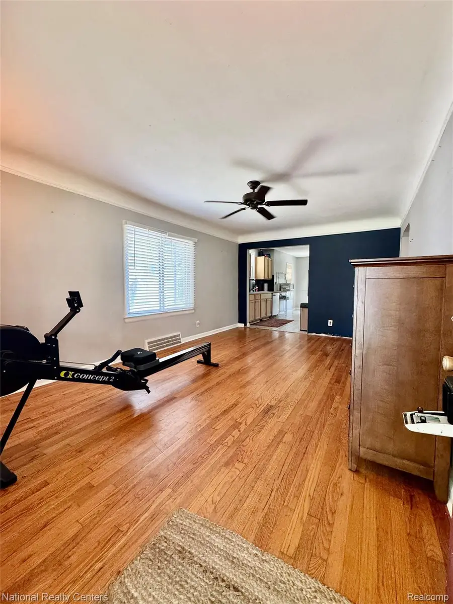 2230 Montroyal Avenue, Waterford, MI 48328 - #2