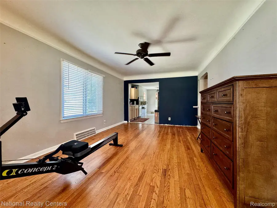 2230 Montroyal Avenue, Waterford, MI 48328 - #3