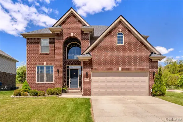 2904 Secret Way, CommerceTwp, MI 48390