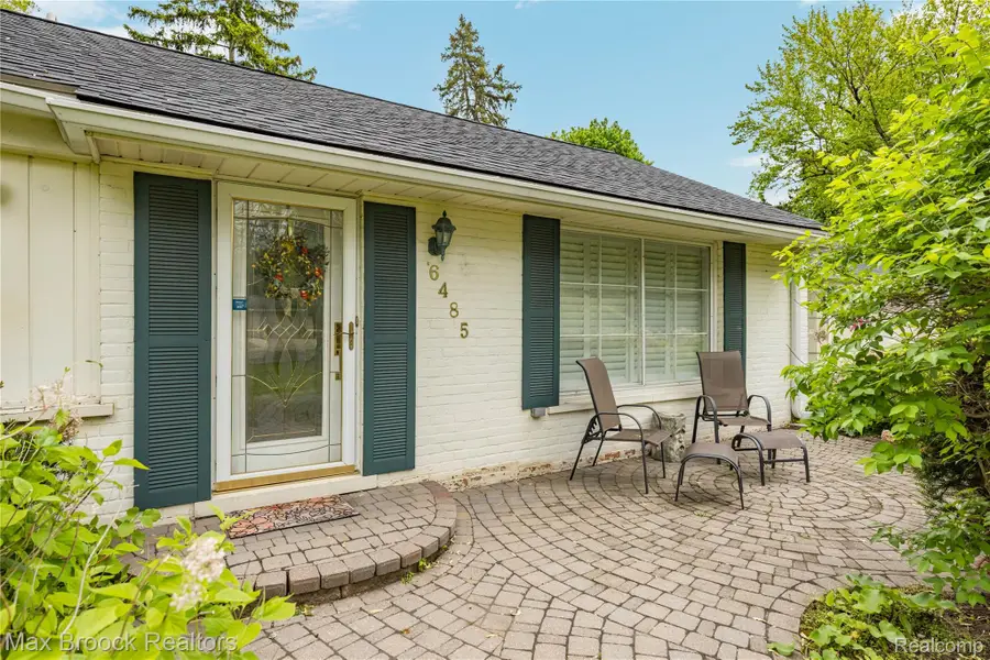 6485 Thurber Road, Bloomfield, MI 48301 - #2