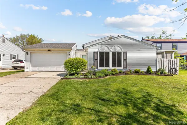 5465 New Meadow Drive, Ypsilanti, MI 48197