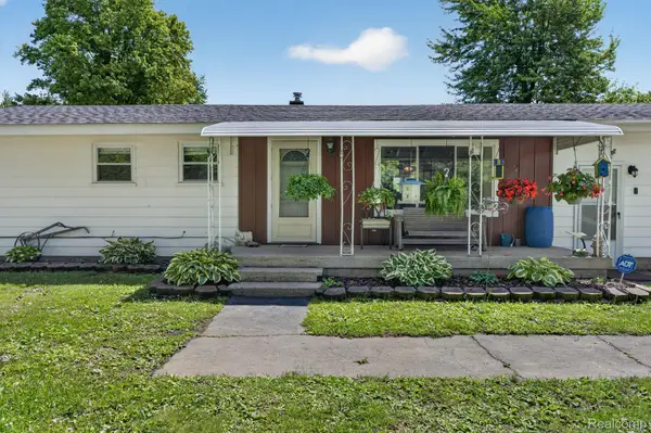 5233 Torrey Road, Flint, MI 48507
