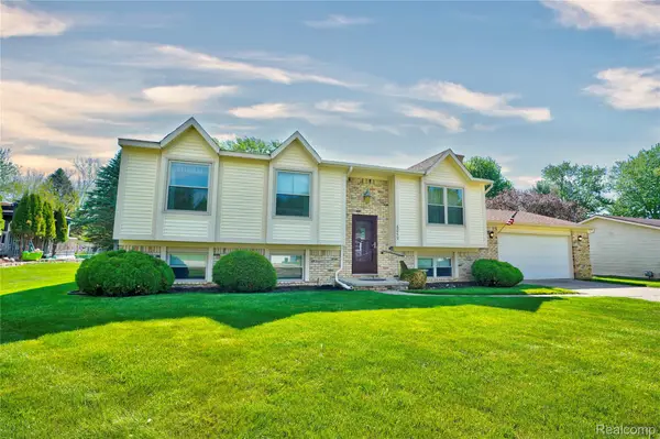 6059 Stockbridge Commons Trail, GrandBlanc, MI 48439