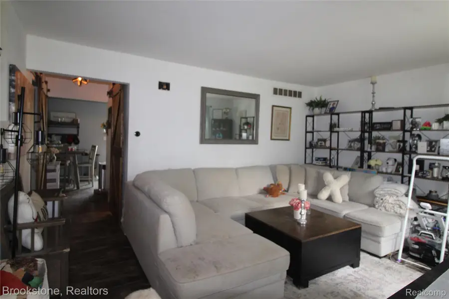48632 Sugarbush Road #6, Chesterfield, MI 48047 - #2