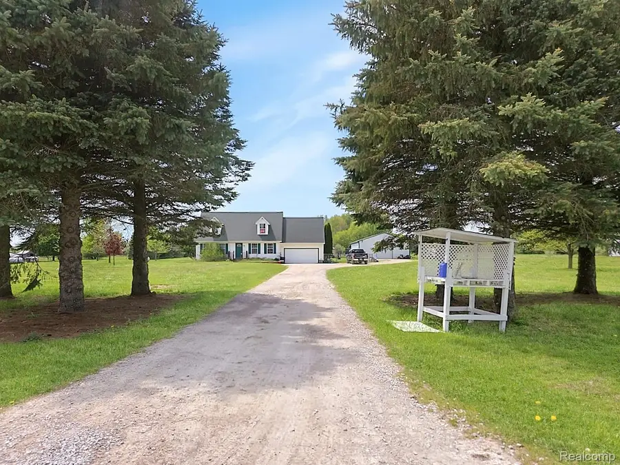 6533 Kilburn Road, Grant, MI 48032 - #2