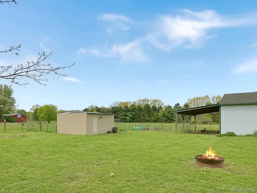6533 Kilburn Road, Grant, MI 48032 - #3