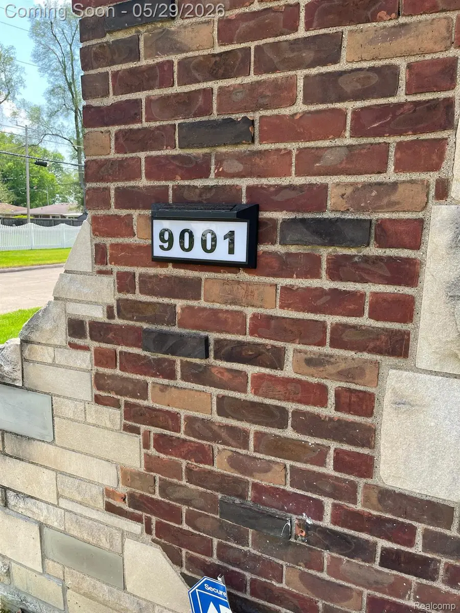 9001 Riverdale, Redford, MI 48239 - #2